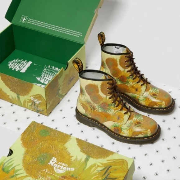 DR. MARTENS x THE NATIONAL GALLERY 1460 Van Gogh Sunflowers Sz US 8 Women/ 7 Men - Picture 2 of 10